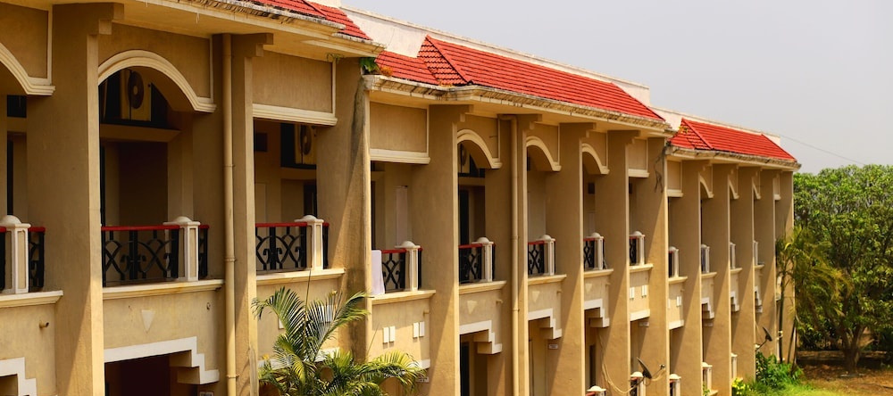 Kohinoor Samudra Beach Resort, Ratnagiri — photo 1