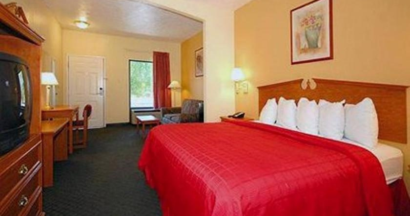 Guesthouse Inn And Suites, 迪克森 — 照片 1