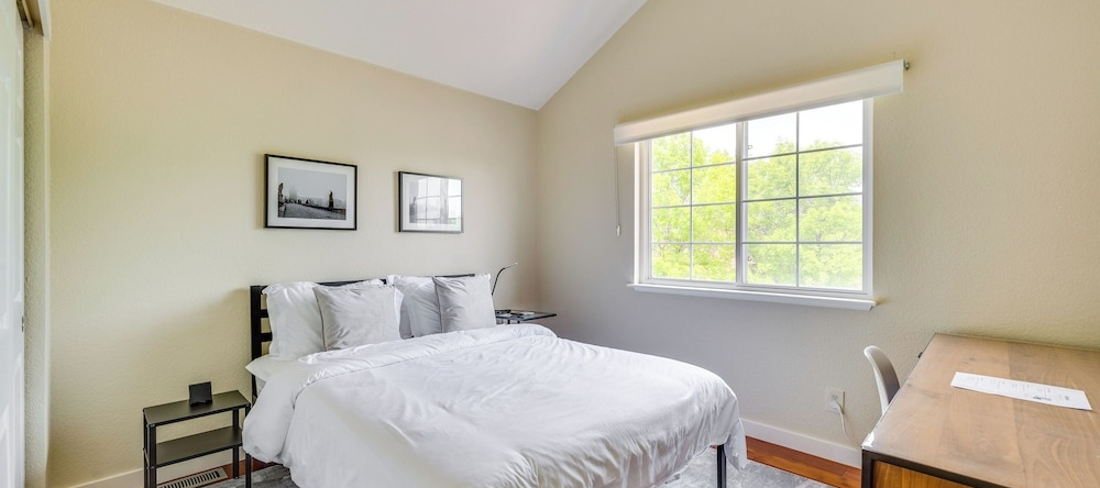 13 Mi to Dtwn Denver: Arvada Townhome w/ Deck, 阿瓦达 — 照片 1