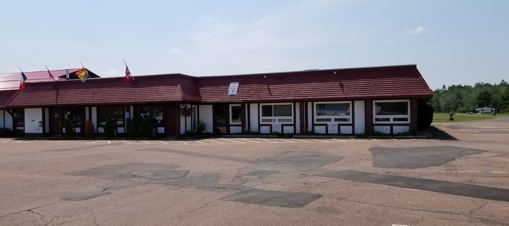 Wishwood Resort And Campground, Ричибукто — фото 1