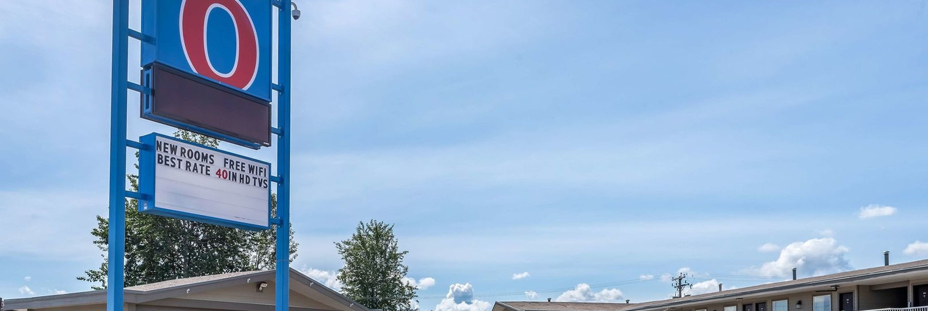 Motel 6 Fort Nelson, BC, 纳尔逊堡 — 照片 1