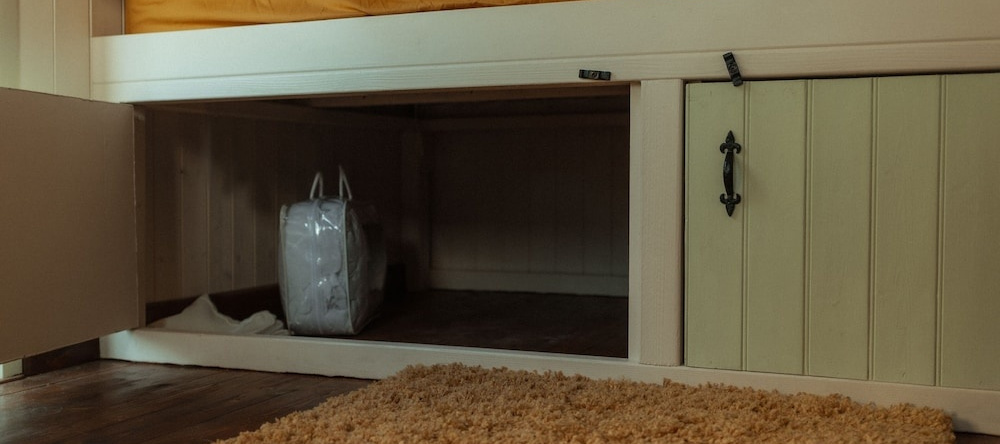Glamping in Wiltshire in our Luxury Shepherds Hut, Malmesbury — photo 1