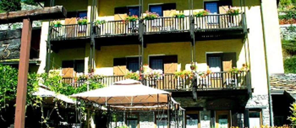 Hotel Veneriaz, 努斯 — 照片 1