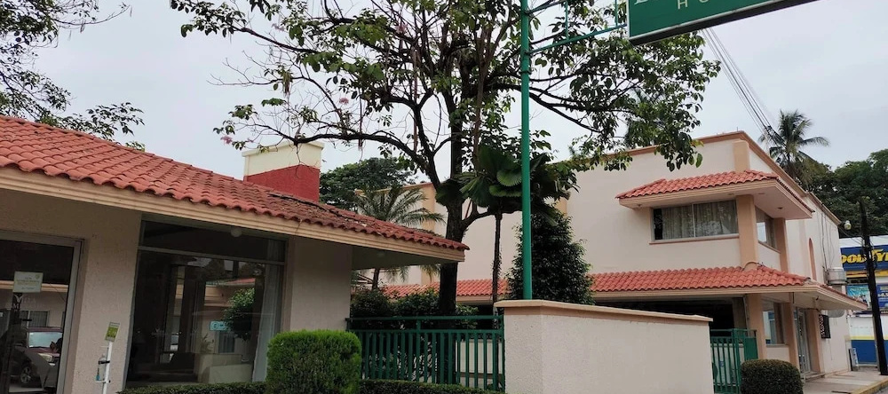 Hotel Villa Esmeralda, 图斯特佩克 — 照片 1
