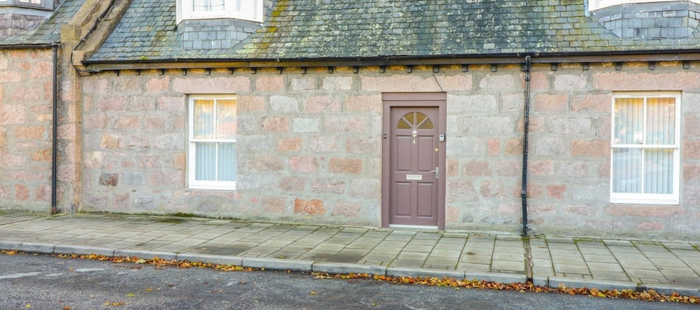 4 Hawthorn Place, Ballater — photo 1