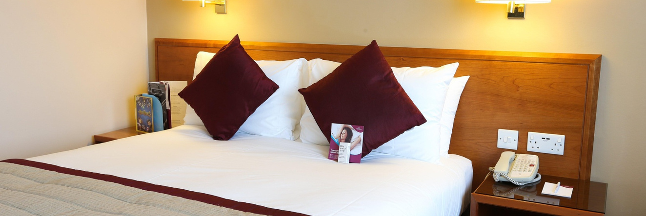 Crowne Plaza Manchester Airport by IHG, Manchester — photo 1