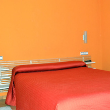 Puerta Pinares, 阿韦哈尔 — 照片 2