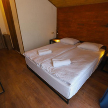 Sno Inn Kazbegi, 斯捷潘茨明达 — 照片 5