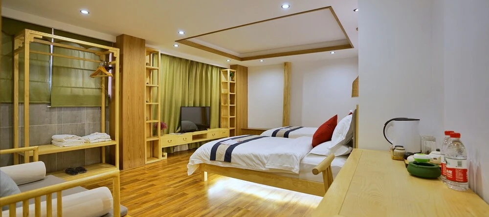 Yueju Wenlv · Yuexijiang Boutique Holiday Hotel (Leishan Xijiang Qianhu Miaozhai), Qiandongnan — photo 1