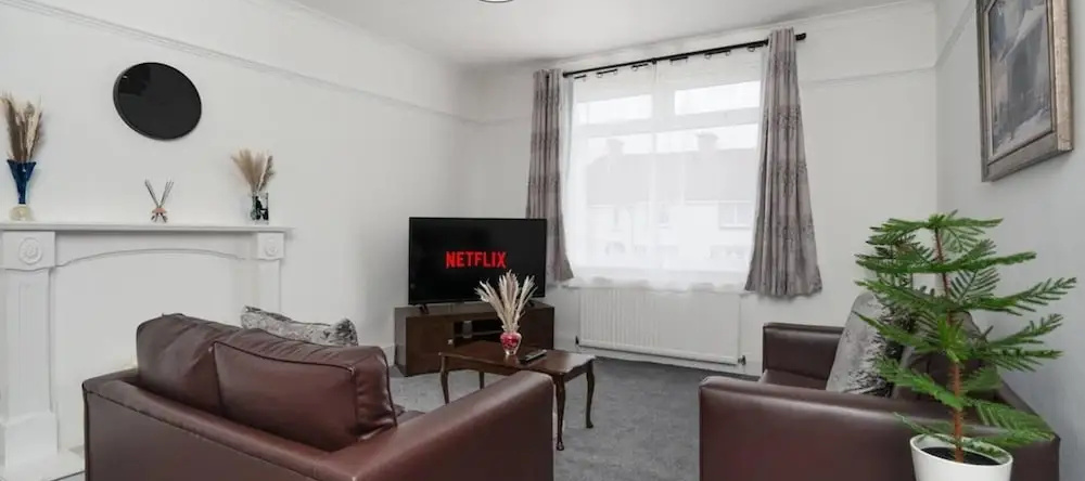 2-Bed Flat, Wishaw, Free Parking, Family-Friendly, Уишоу — фото 1