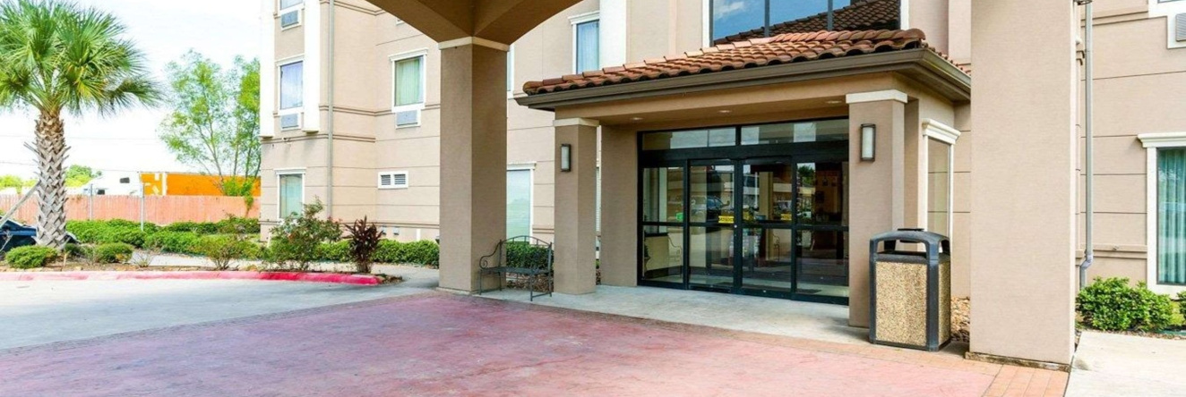 Comfort Inn & Suites Winnie, 温尼 — 照片 1