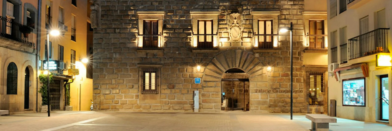 Palacio Carvajal Girón, 普拉森西亚 — 照片 1