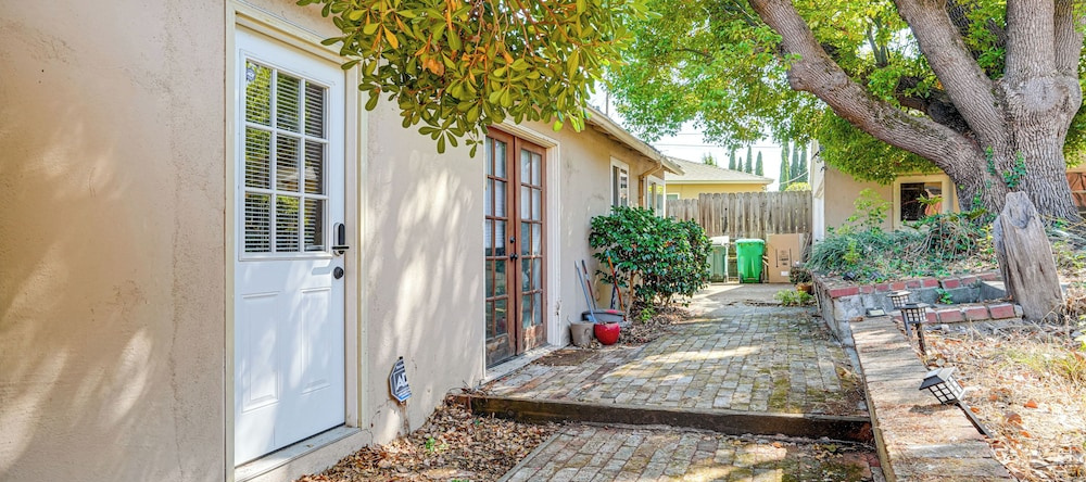 Serene Studio in SF Suburbs: Quiet + Cat Friendly!, 卡斯特罗谷 — 照片 1