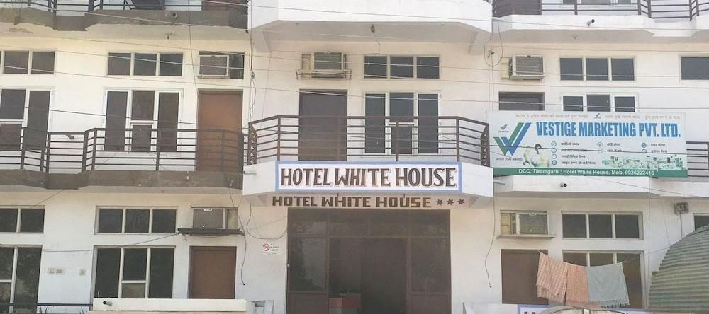Hotel White House, Тикамгарх — фото 1