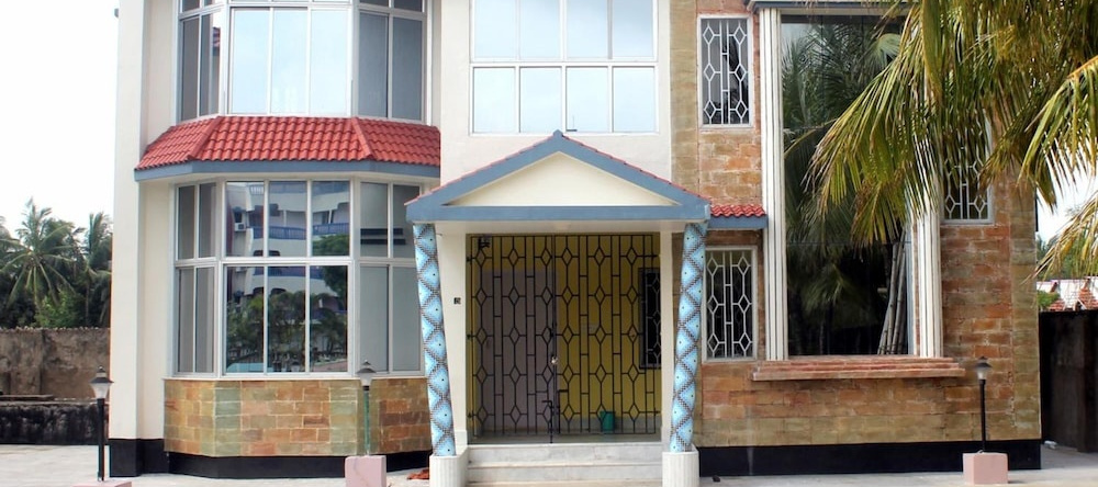 Hotel Deepak, 普拉塞甘杰 — 照片 1