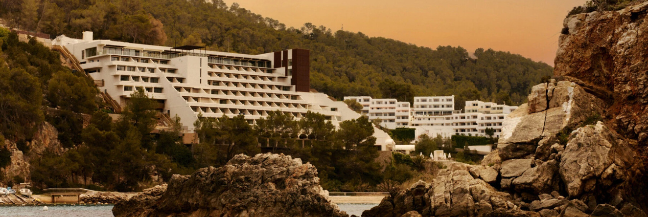 Cala San Miguel Hotel Ibiza, Curio Collection by Hilton, 圣琼 — 照片 1