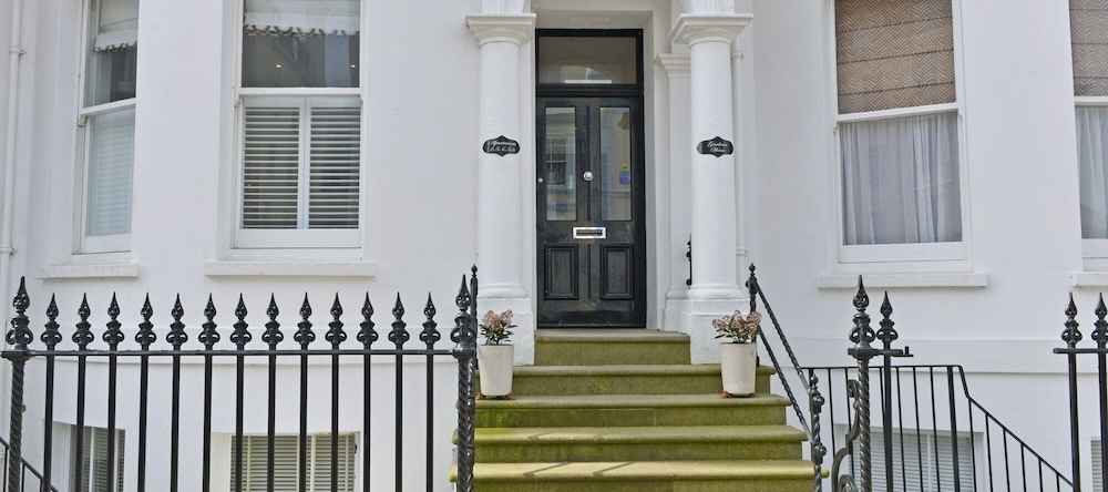 Gresham House 1-bed, Eastbourne Seafront — photo 1