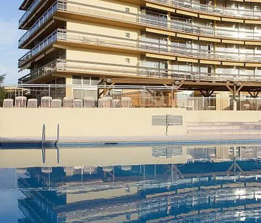 Apts Pierre Et Vacances Heliotel Marine St Laurent Du Var, 圣洛朗迪瓦尔 — 照片 1