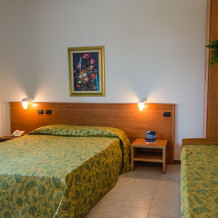 Hotel Luna Blu, Центо — фото 4