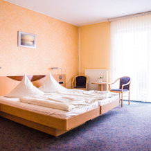 Warias Hotel & Restaurant, Браунсбедра — фото 4