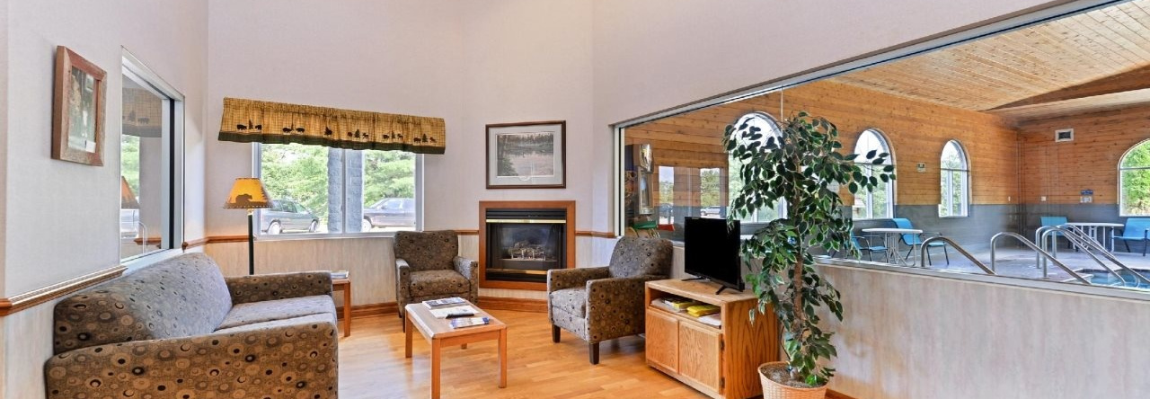 Northwoods Best Inn (ex.Americas Best Value Inn Chetek), 切泰克 — 照片 1