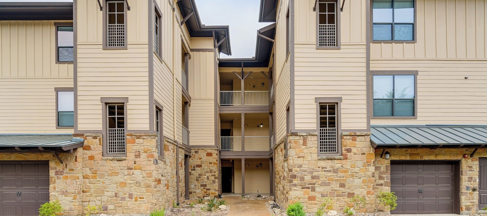 Jonestown Condo on Lake Travis w/ 2 Balconies!, 拉戈维斯塔 — 照片 1