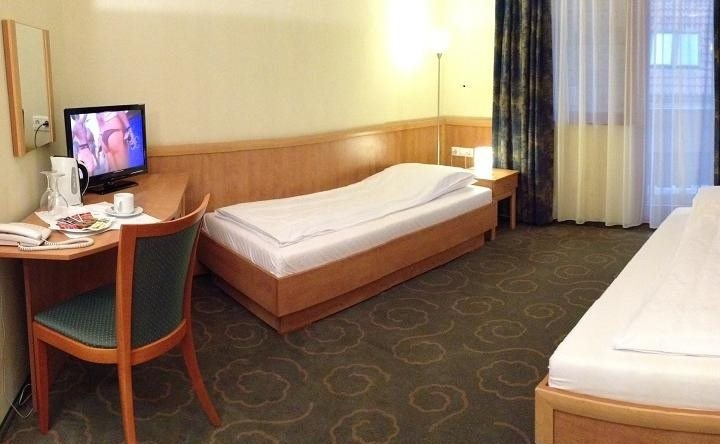Semiramis Business Hotel, 索尔诺克 — 照片 1