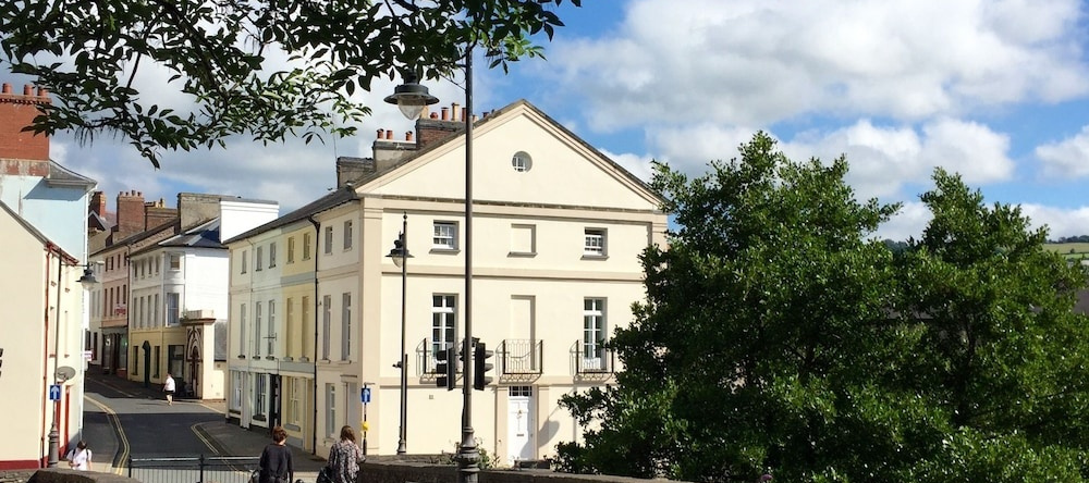 Town House At Brecon, Брекон — фото 1
