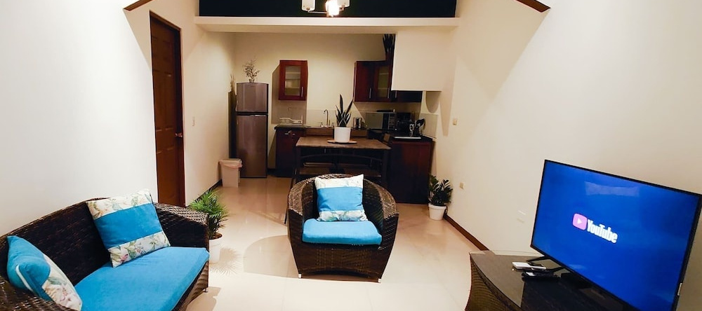 Apartment Equipped With Excellent Location, 利韦里亚 — 照片 1