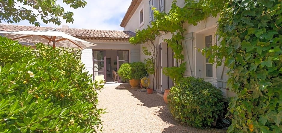 Villa Les Beaumettes Not Far From Gordes, Beaumettes — photo 1