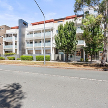 Relaxed 2br, 2bth Apartment With Balcony & Parking, Gungahlin — photo 2