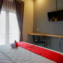 RedDoorz Syariah @ Jalan Sultan Agung Tegal, 直葛 — 照片 2