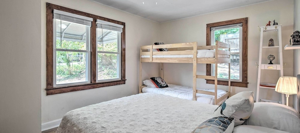 Cozy Arden Cottage, 2 Mi To Lake Julian Park!, Эшвилл — фото 1