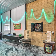 5 acre Graceland Family Home in West Des Moines, West Des Moines — photo 2