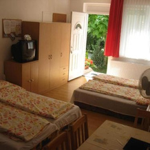 Axter Apartman Vendégház, Капувар — фото 3