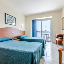 Mar Blau Hotel, Calella — photo 2