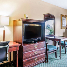 Quality Inn & Suites Carthage Near Precious Moments Chapel, Картаж — фото 3