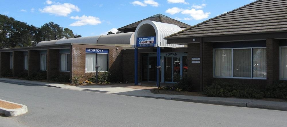 Yowani Country Club, Lyneham — photo 1