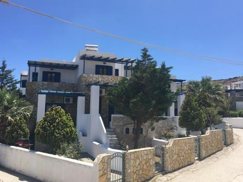 Serifos Palace, Livadi — photo 1