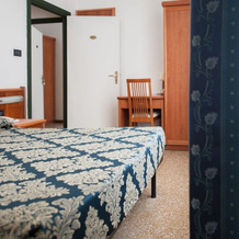 Hotel Lorenzo, 切莱利古雷 — 照片 4