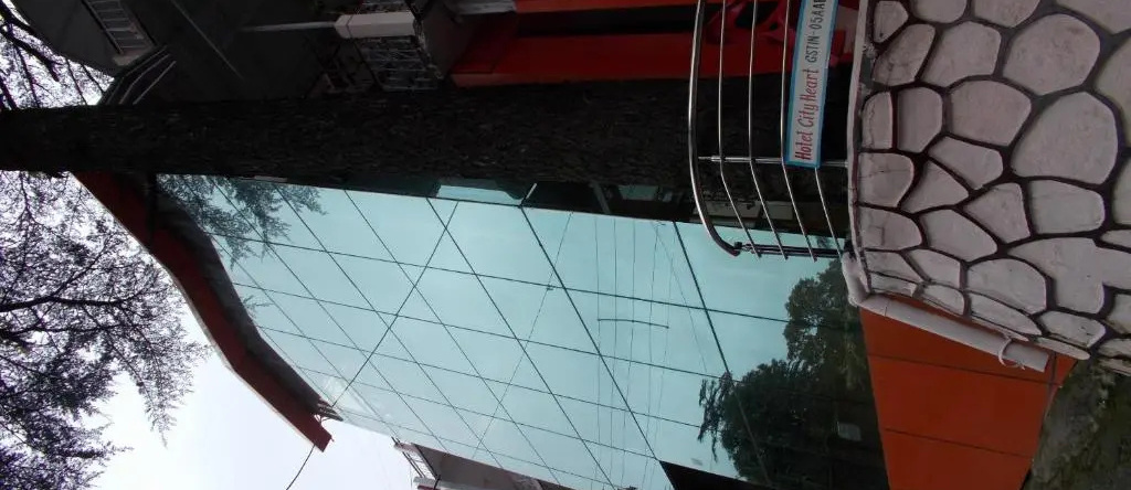 Premier Rooms With Rooftop Terrace Restaurant, Наинитал — фото 1