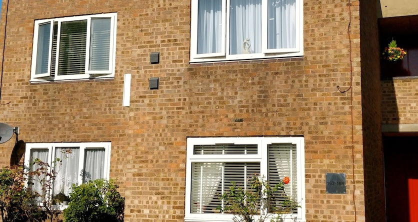 Best Value Accommodation - free parking, Staines — photo 1