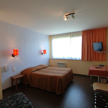 Hotel Des Dhuits, 科隆贝双教堂 — 照片 3