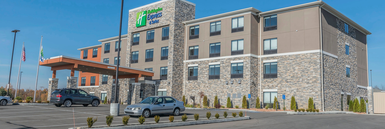 Holiday Inn Express & Suites Clarion by IHG, 克拉里恩 — 照片 1