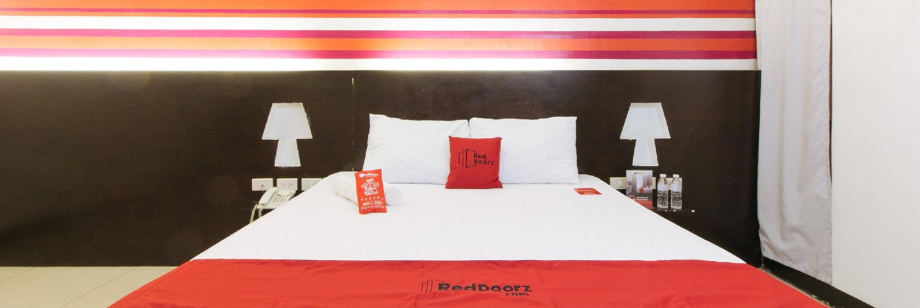 RedDoorz @ EL Highway Hotel Bulacan, Guiguinto — photo 1