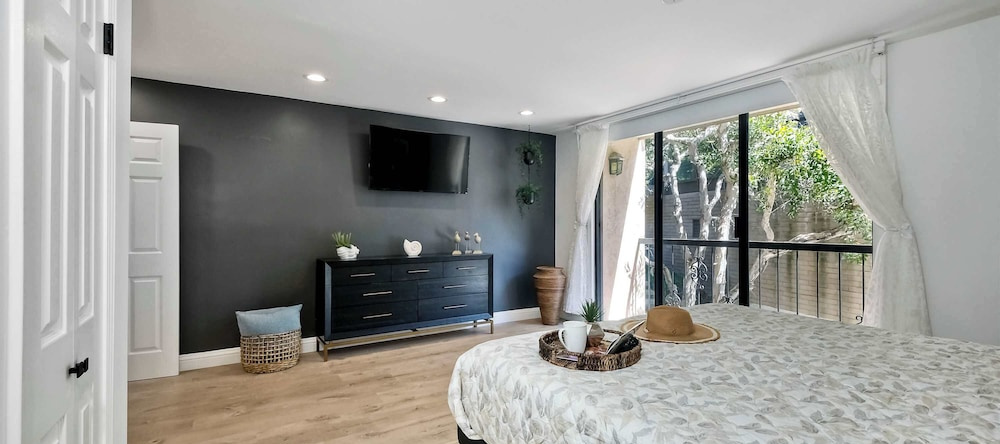 Solana Sunset Stunning Beachside Retreat for 4!, Solana Beach — photo 1