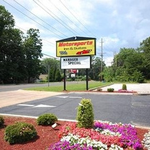 Motorsports Inn and Suites, 米尔维尔 — 照片 5