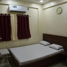 Yashraj Lodge, Барамати — фото 5