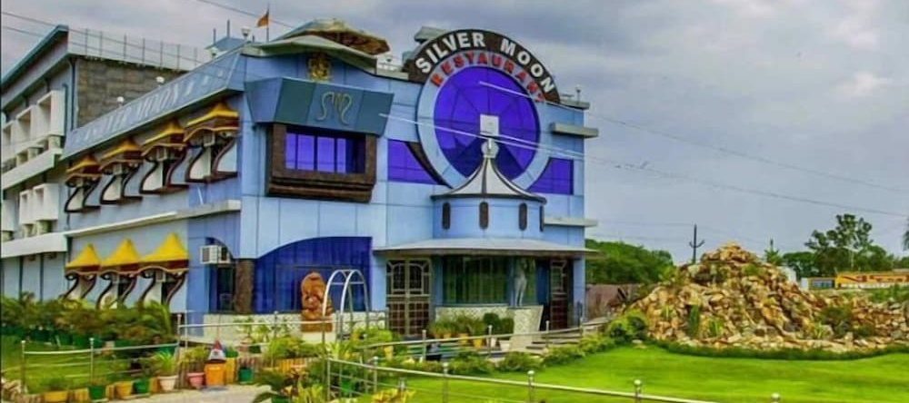 Silver Moon, Burla — photo 1