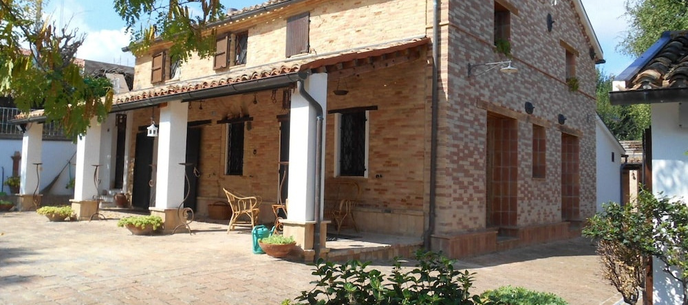 Studio In Castel Colonna With Wonderful Sea View Private Pool Enclosed Garden 10 Km From The Beach, 里佩 — 照片 1